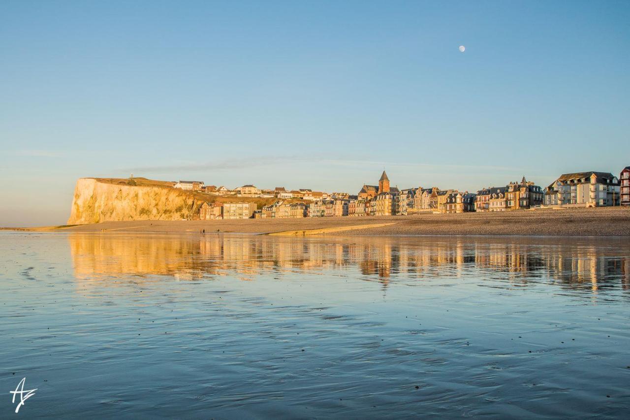 IDÉALEMENT SITUÉ LE STUDIO Les Locations ISAHORA sont aussi à 2 pas du Château d'Eu, des Falaises du Tréport, de MERS les Bains et aux portes de la BAIE DE SOMME Eu (Senna Marittima) Esterno foto