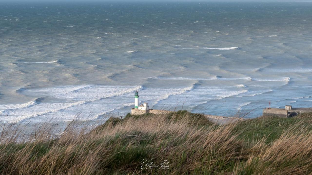 IDÉALEMENT SITUÉ LE STUDIO Les Locations ISAHORA sont aussi à 2 pas du Château d'Eu, des Falaises du Tréport, de MERS les Bains et aux portes de la BAIE DE SOMME Eu (Senna Marittima) Esterno foto