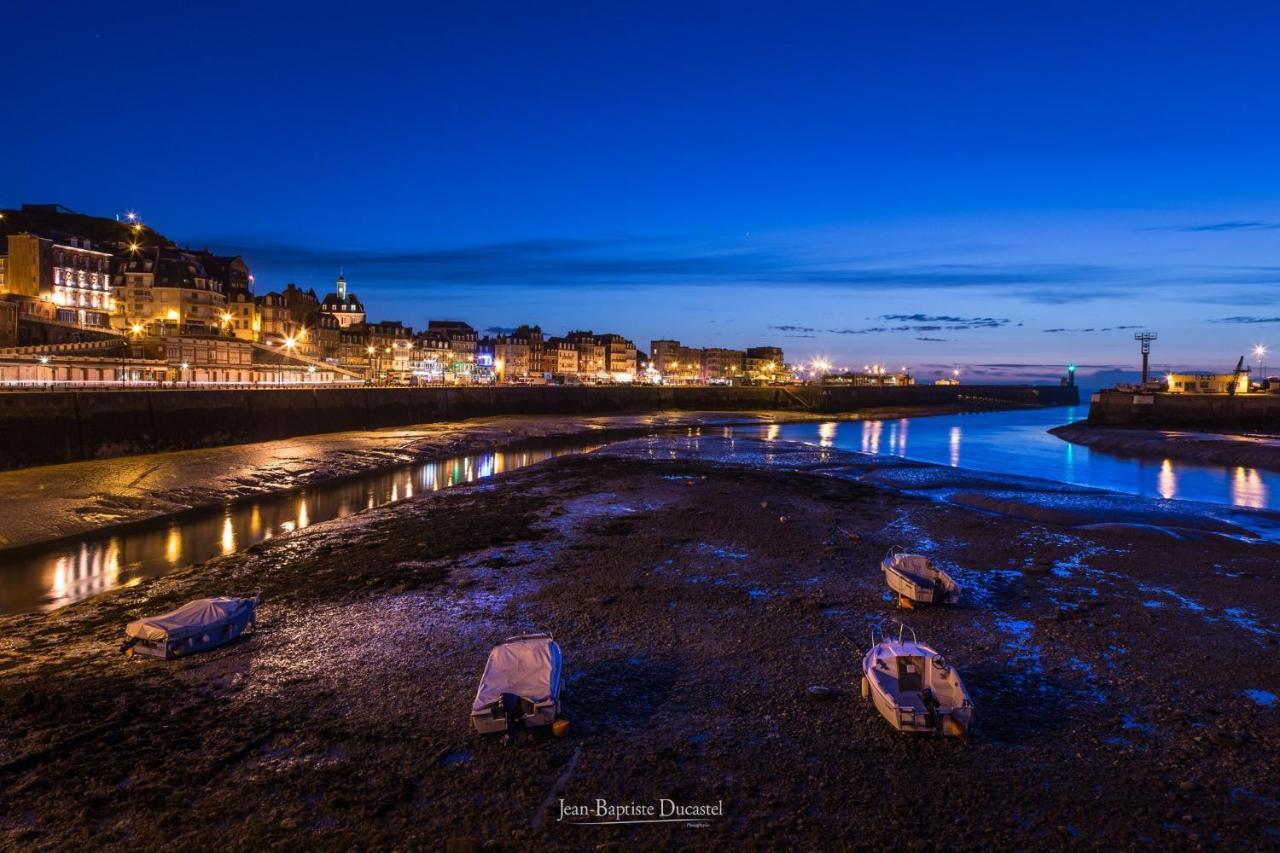 IDÉALEMENT SITUÉ LE STUDIO Les Locations ISAHORA sont aussi à 2 pas du Château d'Eu, des Falaises du Tréport, de MERS les Bains et aux portes de la BAIE DE SOMME Eu (Senna Marittima) Esterno foto