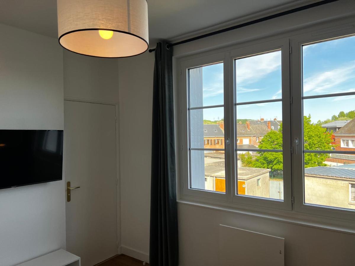 IDÉALEMENT SITUÉ LE STUDIO Les Locations ISAHORA sont aussi à 2 pas du Château d'Eu, des Falaises du Tréport, de MERS les Bains et aux portes de la BAIE DE SOMME Eu (Senna Marittima) Esterno foto